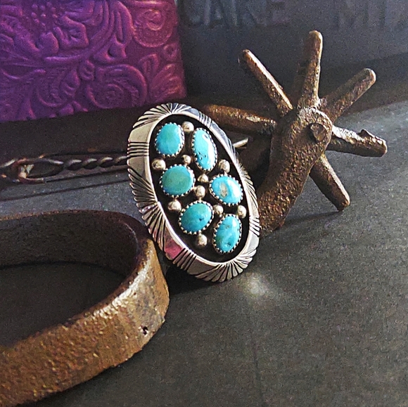 **"SOLD***Vintage Navajo Signed Turquoise Sterling Silver Ring - Picture 3 of 11